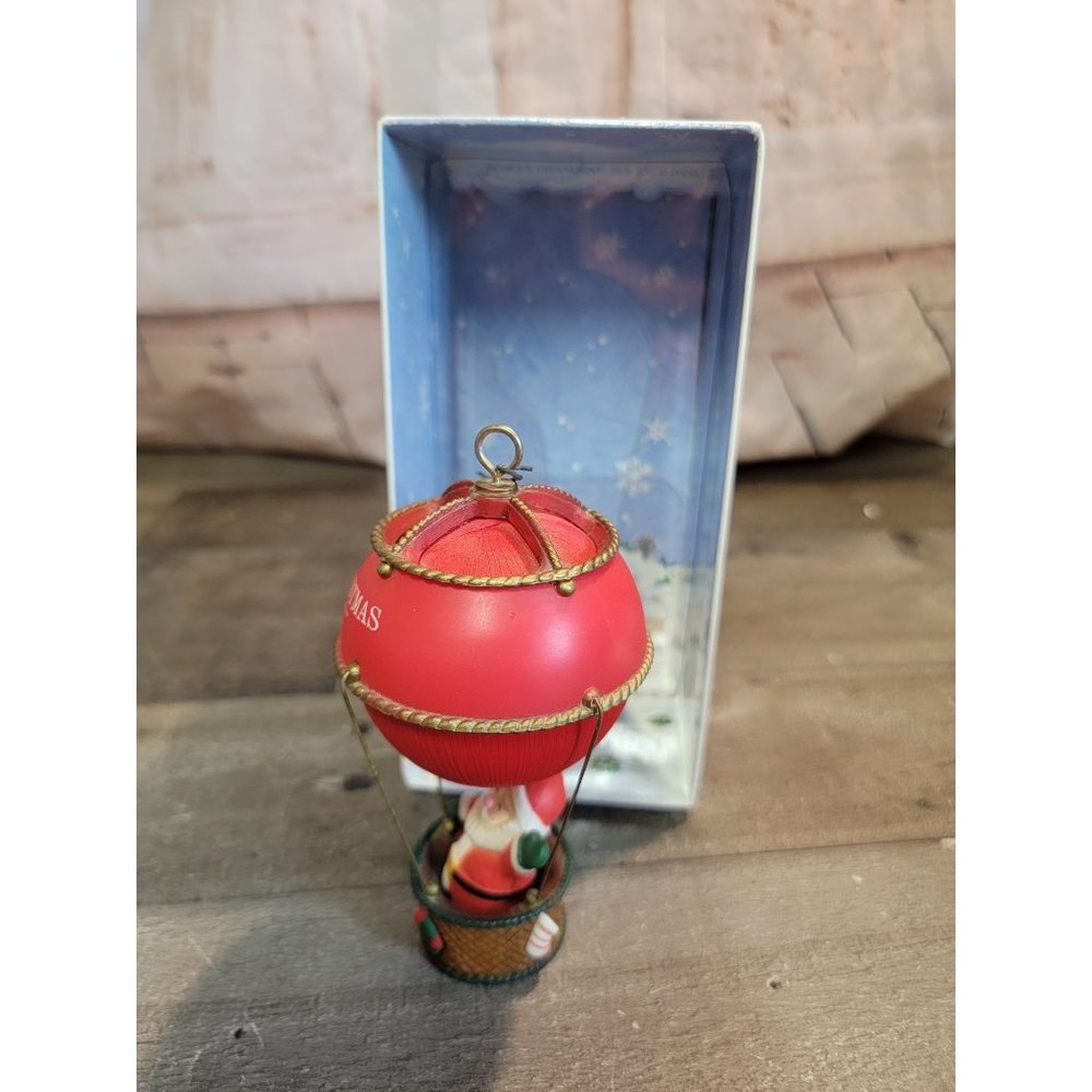 Hallmark sailing Santa‎ blimp 1981 ornament Xmas decor
